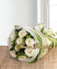 9 White Roses